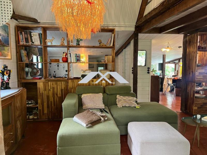 Maison - 102 m² - 6 pièces