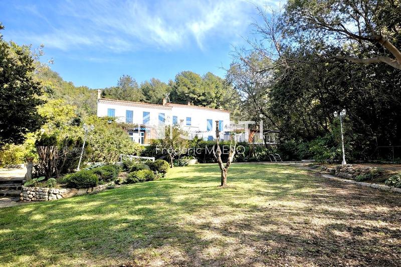 Maison de maîtres - 230 m² - 8 pièces