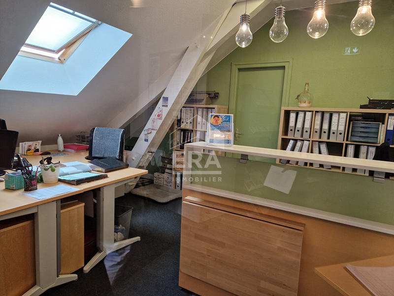 Local d'activité / Entrepôt - 425 m² - 17 pièces