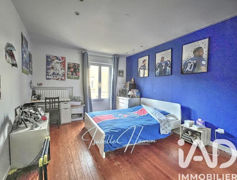 Maison - 212 m² - 9 pièces