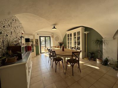 Maison - 250 m² - 9 pièces