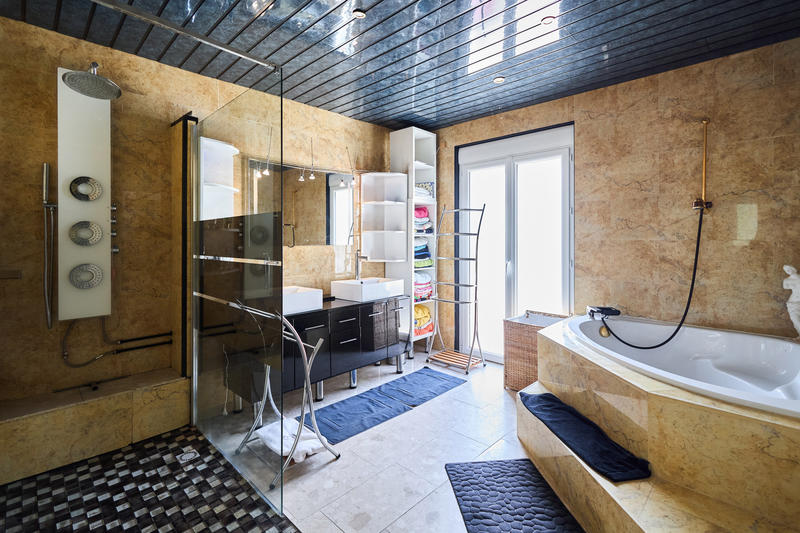 Maison - 197 m² - 7 pièces