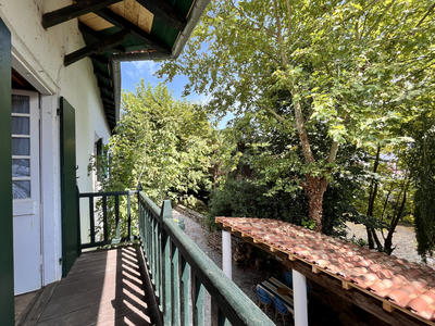 Maison - 271 m² - 14 pièces