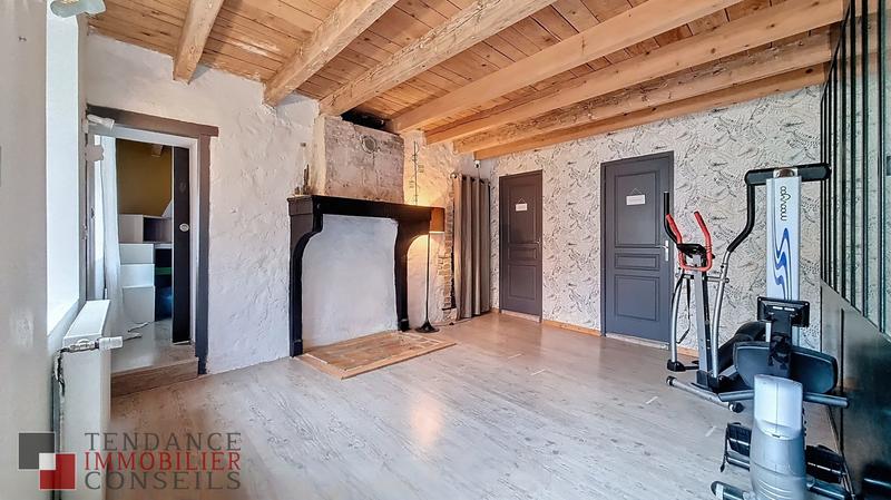 Maison - 220 m² - 9 pièces