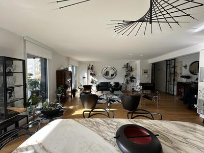Appartement - 135 m² - 5 pièces