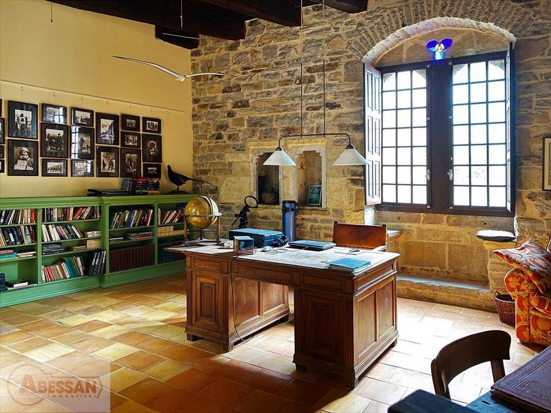 Maison - 460 m² - 11 pièces