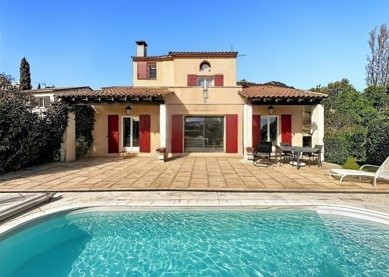 Villa - 180 m² - 7 pièces