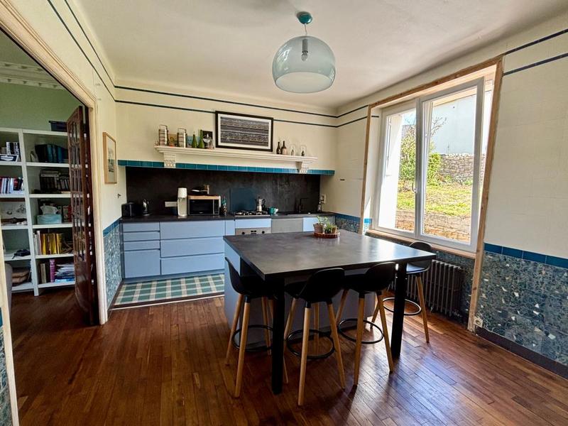 Maison - 218 m² - 7 pièces