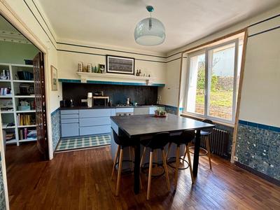 Maison - 218 m² - 7 pièces