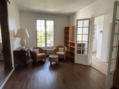 Maison - 180 m² - 8 pièces