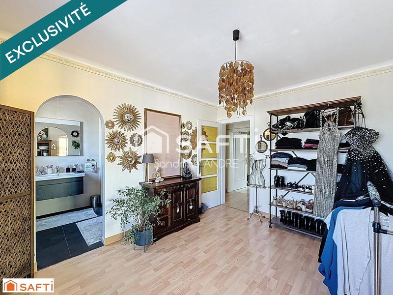 Maison - 260 m² - 10 pièces