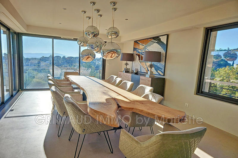 Villa - 306 m² - 7 pièces