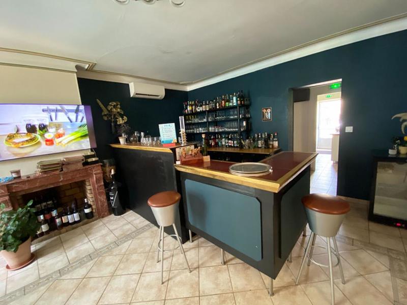 Maison - 420 m² - 10 pièces