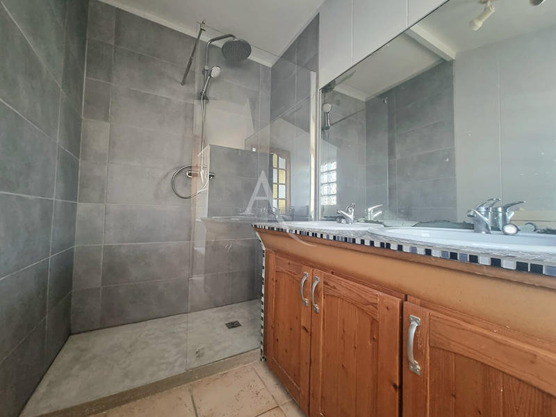 Maison - 101 m² - 4 pièces