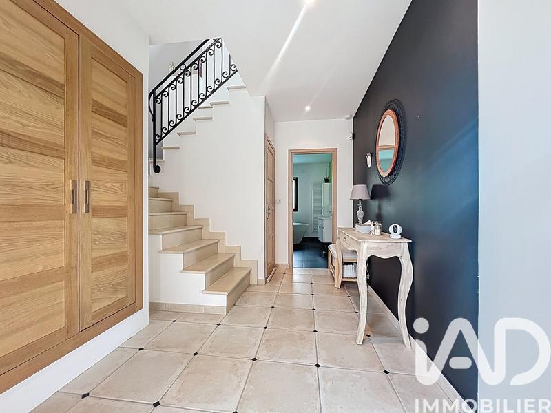 Maison - 215 m² - 7 pièces