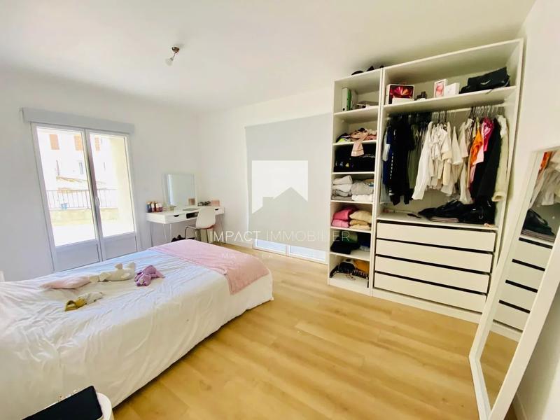 Maison - 230 m² - 6 pièces