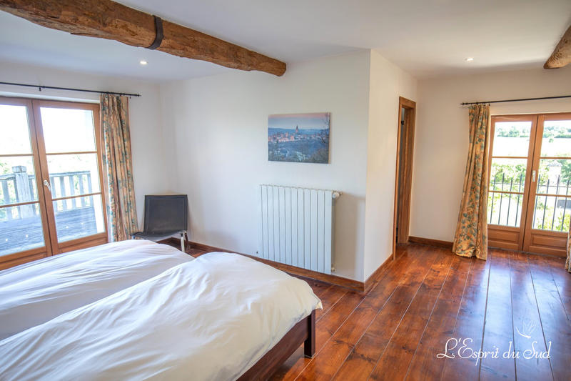 Maison - 724 m² - 18 pièces