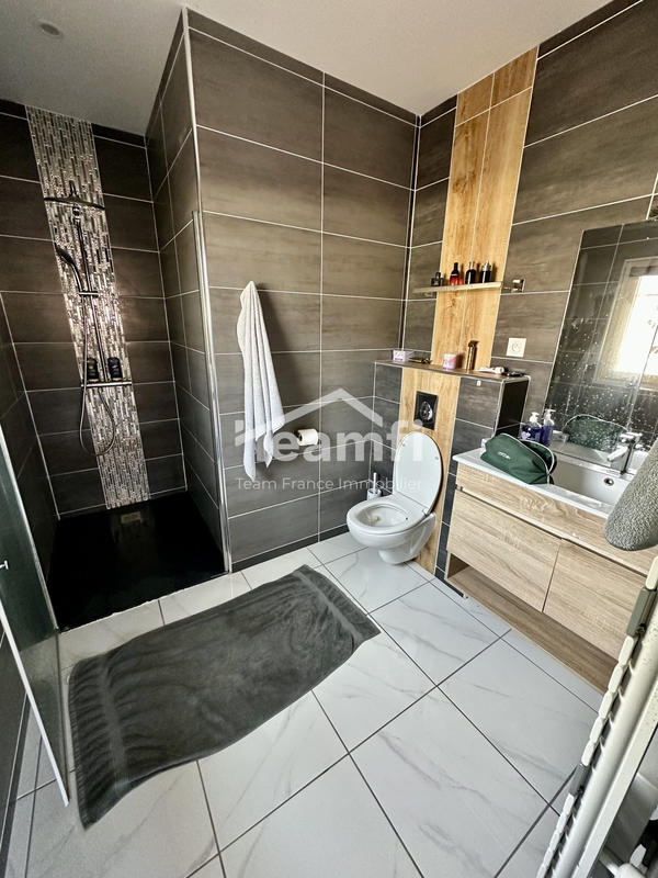 Maison - 120 m² - 5 pièces