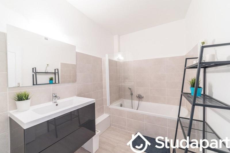 Chambre - 13 m² - 1 pièce