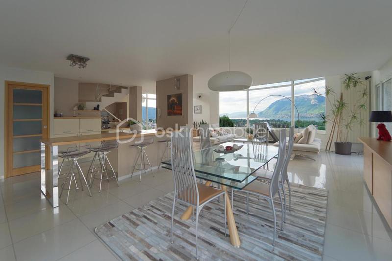 Demeure - 234 m² - 6 pièces