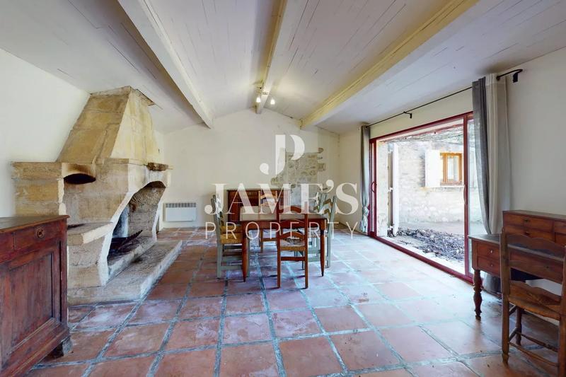 Maison - 250 m² - 8 pièces