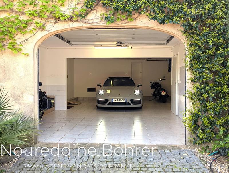 Maison - 251 m² - 7 pièces