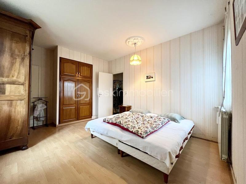 Maison - 202 m² - 10 pièces