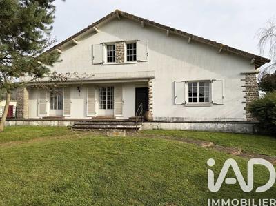 Maison - 196 m² - 8 pièces