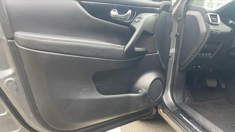 Nissan Qashqai II 1.6 dCi 130 2wd Xtronic Tekna - Automatique