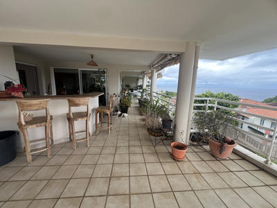 Loft - 139 m² - 5 pièces