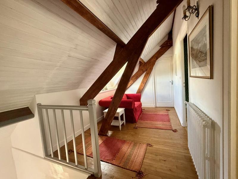 Propriété - 280 m² - 15 pièces