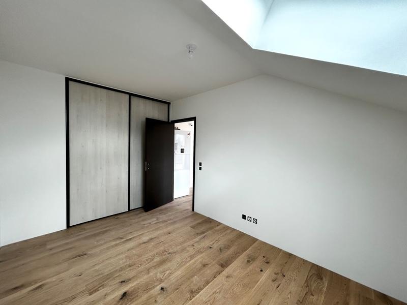Appartement - 99 m² - 5 pièces