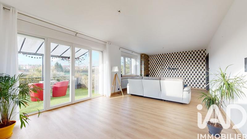 Maison - 305 m² - 13 pièces