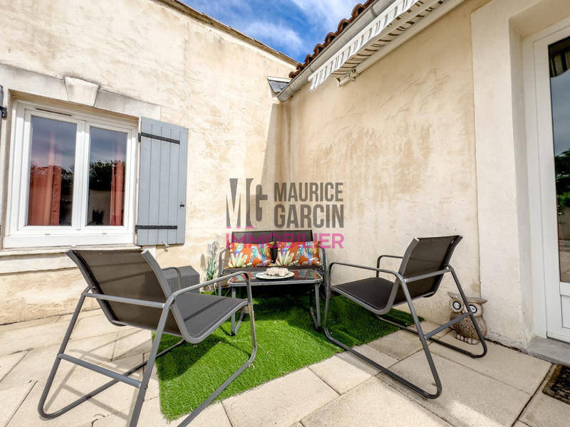 Maison - 300 m² - 10 pièces