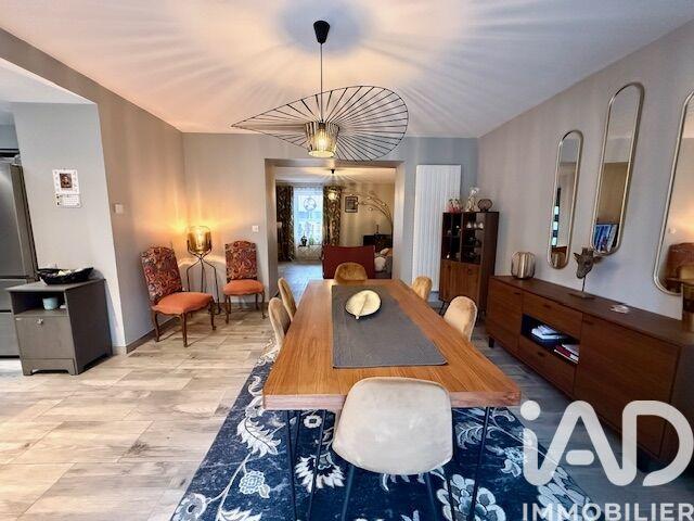 Maison - 193 m² - 8 pièces