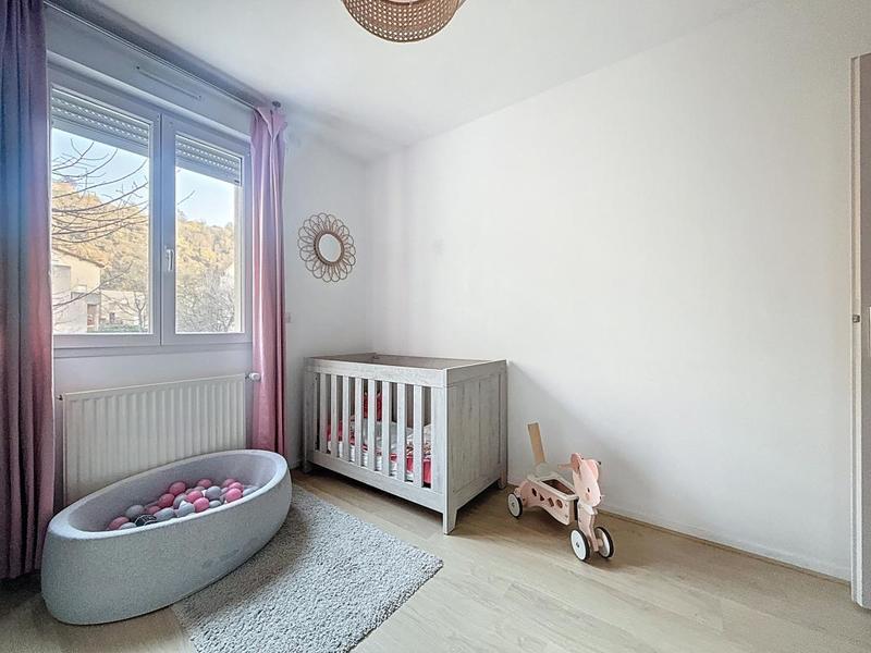 Appartement - 90 m² - 4 pièces