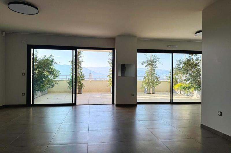 Appartement - 144 m² - 6 pièces