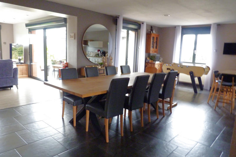 Maison - 213 m² - 10 pièces
