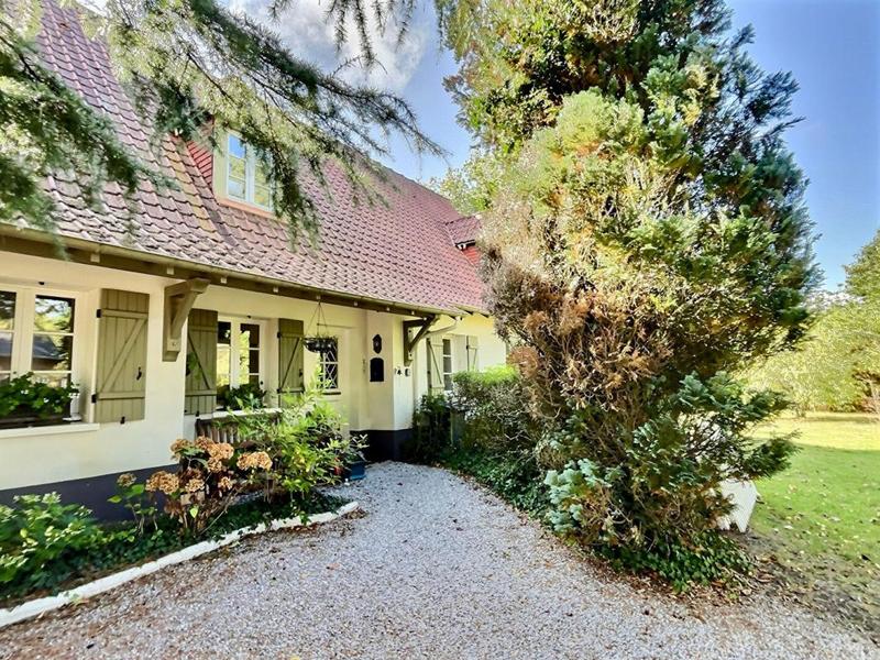 Maison - 235 m² - 8 pièces