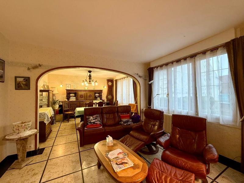 Maison - 181 m² - 7 pièces