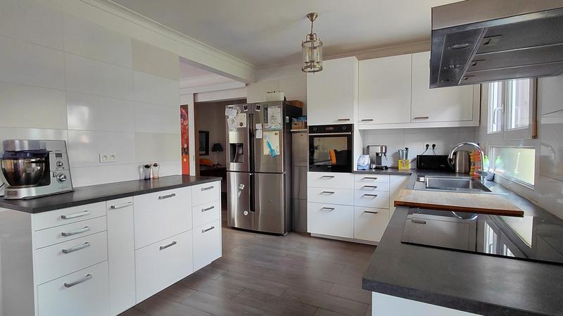 Maison - 142 m² - 6 pièces