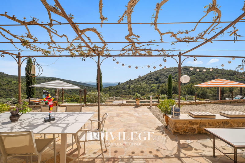 Bastide - 400 m² - 16 pièces