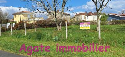 Terrain constructible - 815 m²