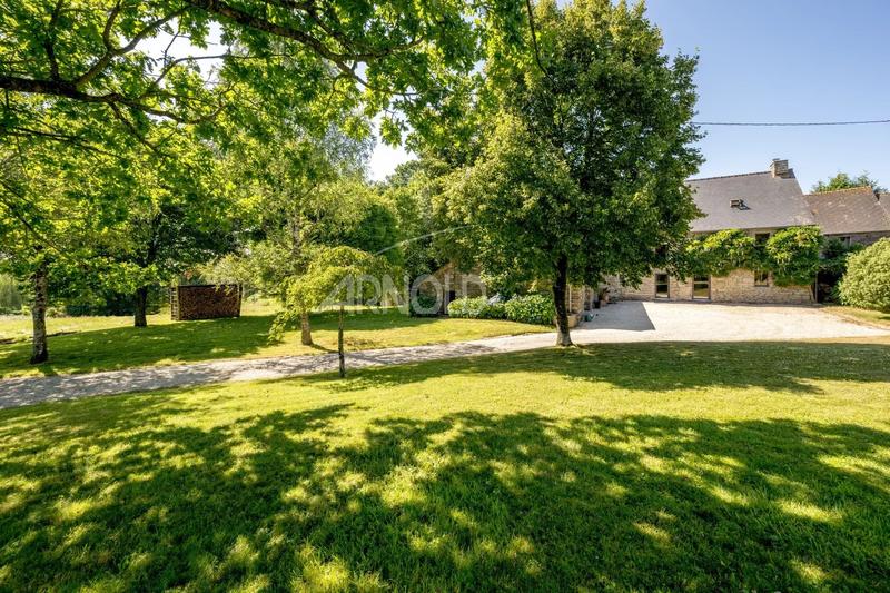 Maison - 137 m² - 8 pièces