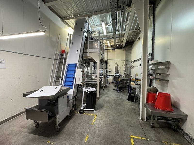 Bureau - 2 689 m² - 20 pièces