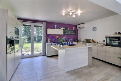 Maison - 208 m² - 7 pièces