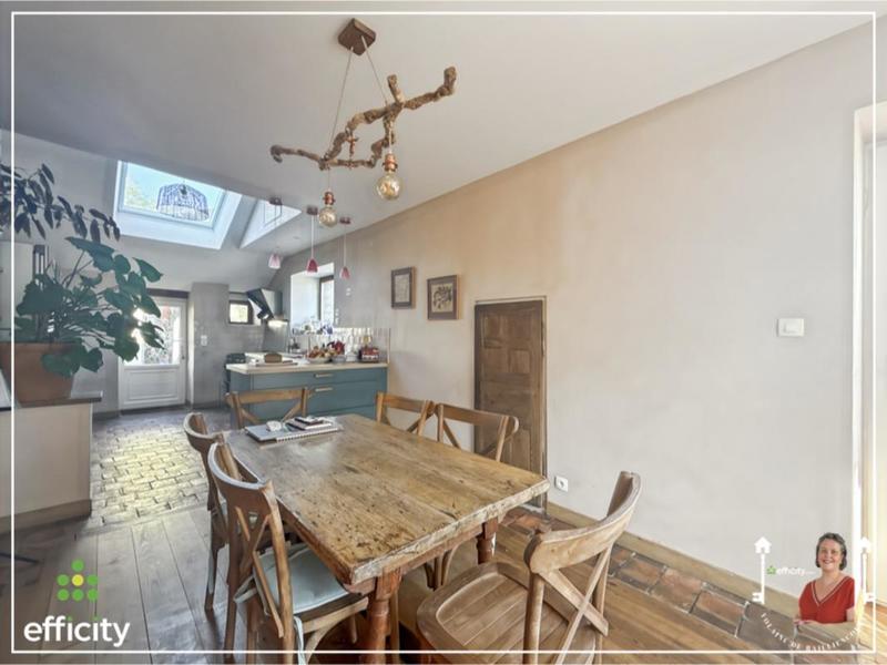 Maison - 180 m² - 7 pièces