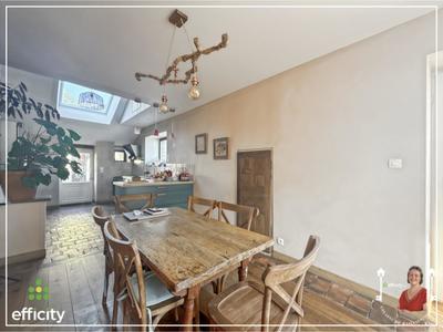 Maison - 180 m² - 7 pièces