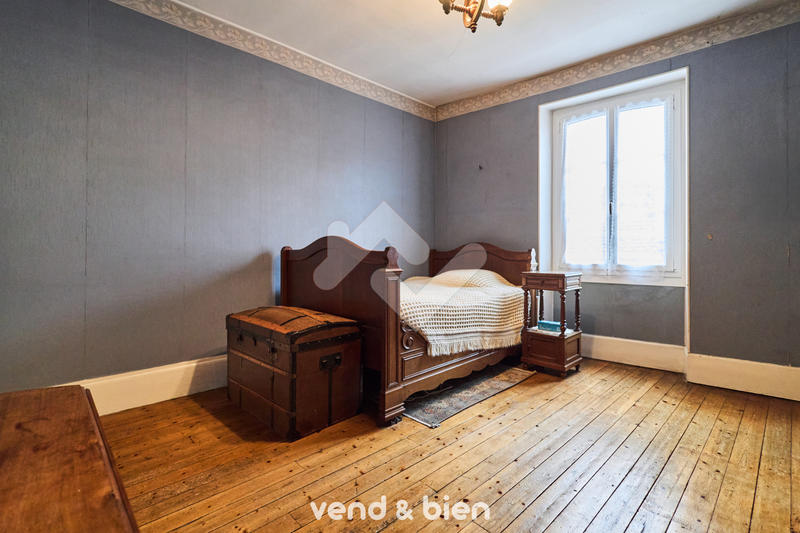 Maison - 150 m² - 10 pièces