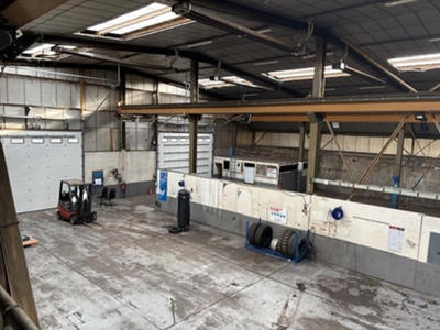 Local d'activité / Entrepôt - 1 100 m²